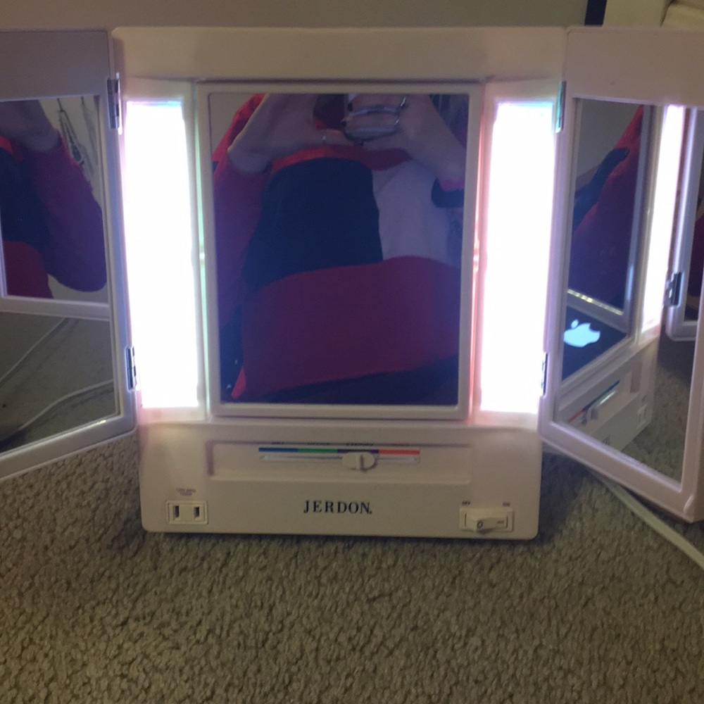 Jerdon Tri-Fold Two Sided Makeup Mirror